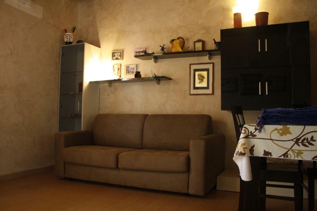 بارليتا Casa-B&B Bouganville Attico 85 Mq المظهر الخارجي الصورة