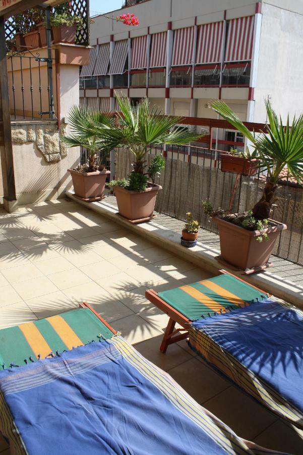بارليتا Casa-B&B Bouganville Attico 85 Mq المظهر الخارجي الصورة
